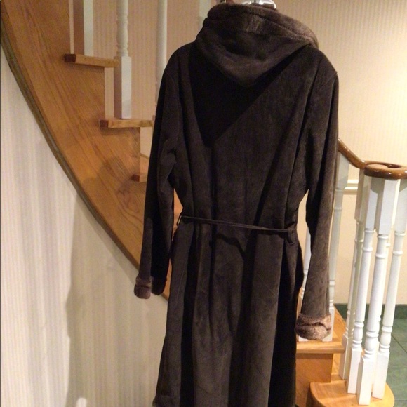 Brown faux suede medium to light weight winter coat with removable hood Preloved - Picture 2 of 4